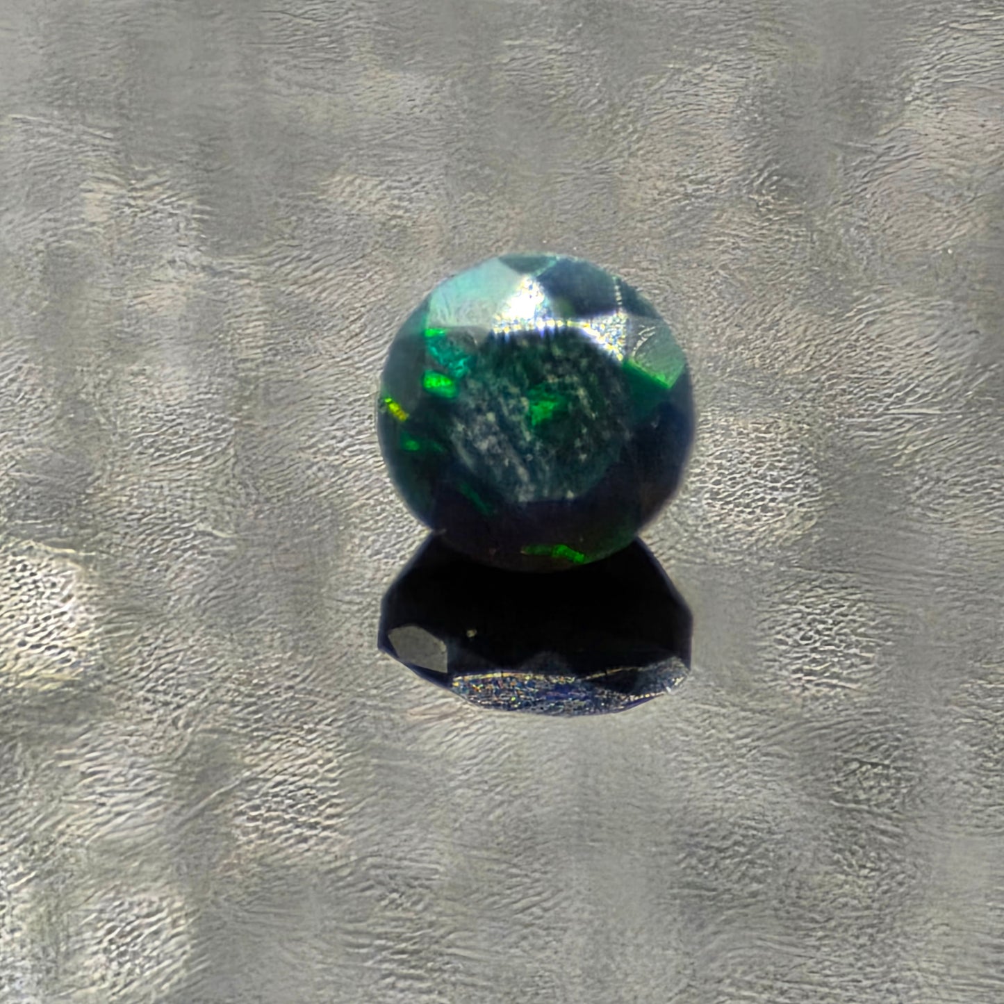 4mm Facet - Smoked Opal