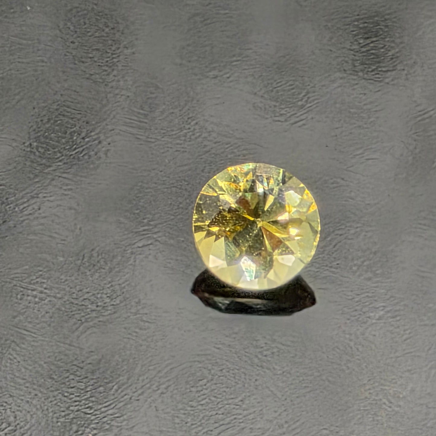 3mm Facet - Yellow Sapphire VVS