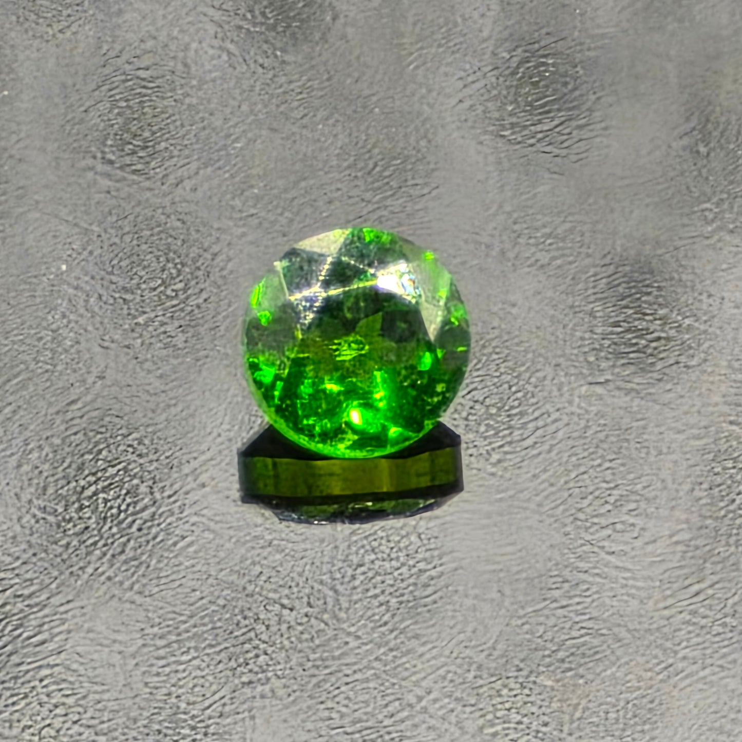 4.3 mm Facet - Chrome Diopside