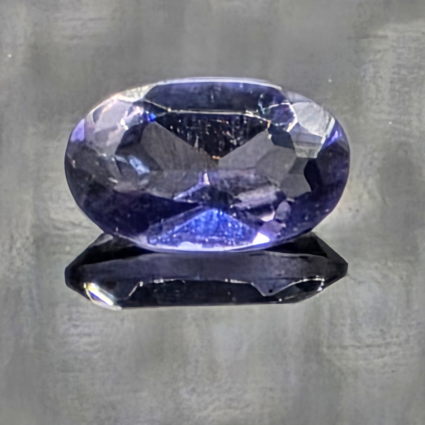 5x3mm Facet - Iolite