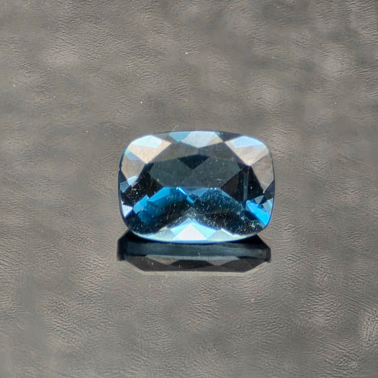7x5 mm Intense London Blue Topaz