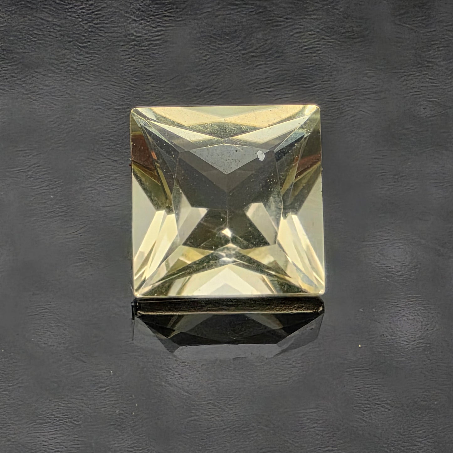 6mm  Square Facet -Lemon Quartz