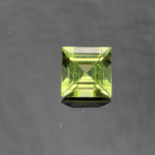 5mm  Square Facet -Peridot