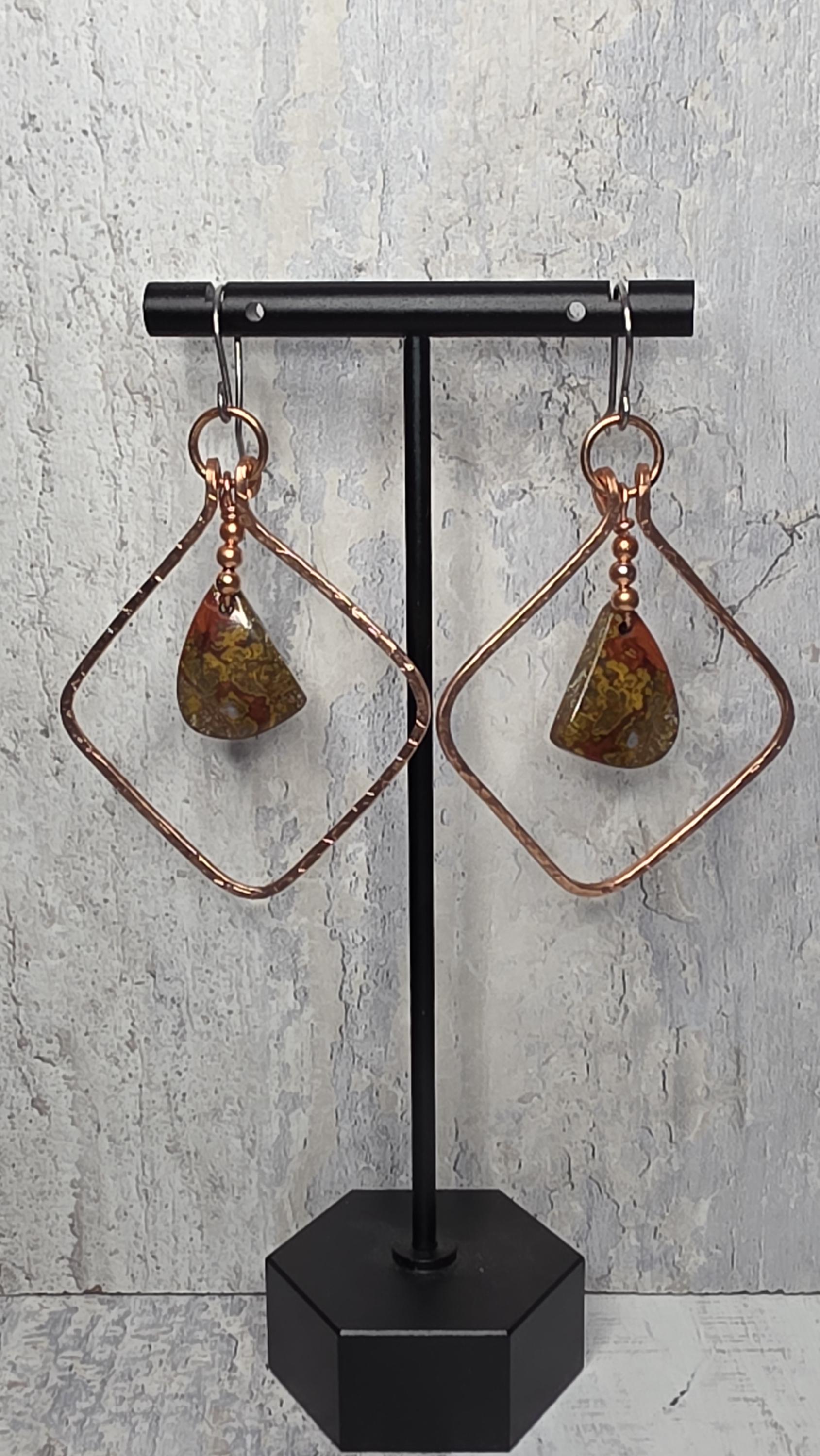 Moroccan Sean Agate in hammered copper earring.